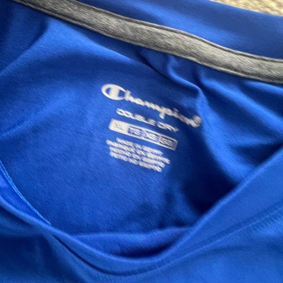 Champion T-Shirt - Picture 3 of 4